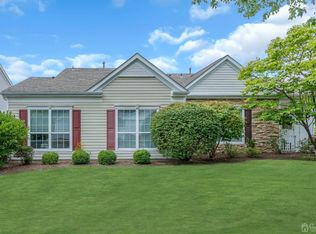 657 Bluebird Dr, Monroe Township, NJ 08831