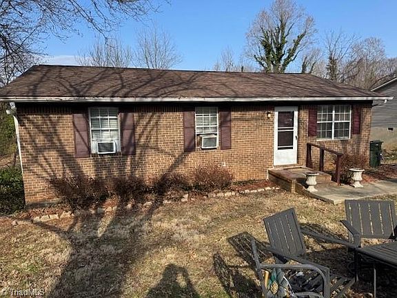 2nd image of 116 Kearns St