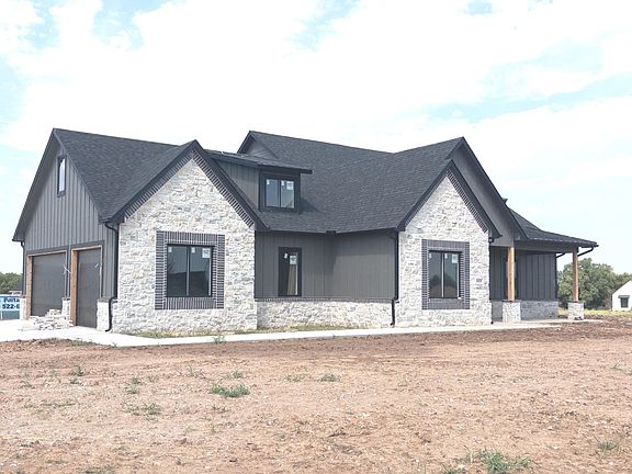 2nd image of 1624 Diamond Cir