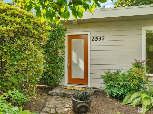 2537 NE 97th Street, Seattle, WA 98115