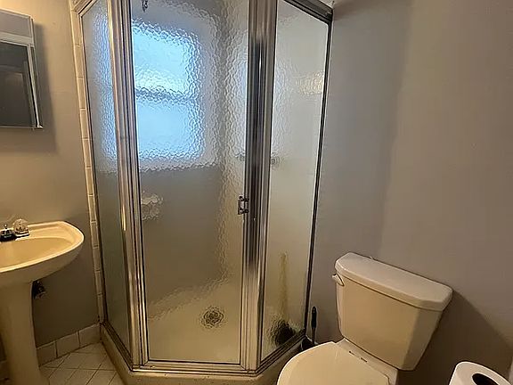 5th image of 155-06 Cohancy St #2
