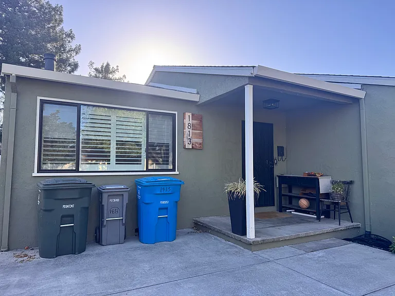 1813 Wright St — Photo 10