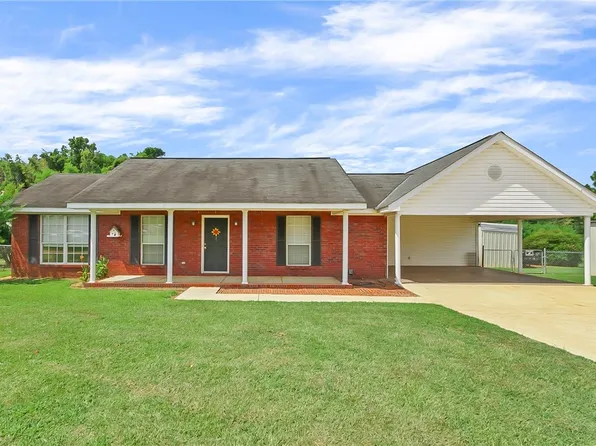 16239 Wyatt Ln, Moundville, AL 35474