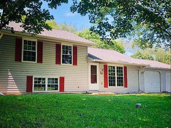 2nd image of 19 Woodland Way