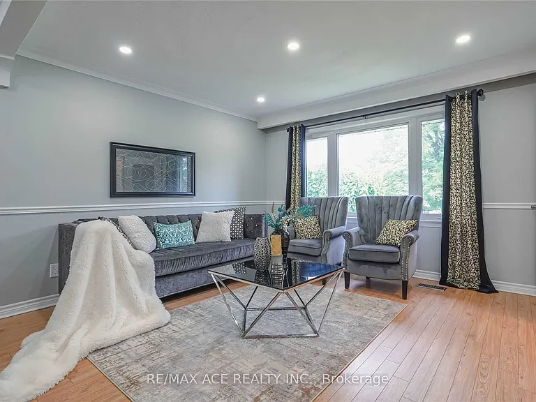 132 Janray Dr #MAIN — Photo 3