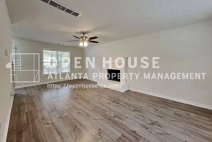 4 bed, 2.5 bath, 1982 sqft, $2,425 — Photo 4