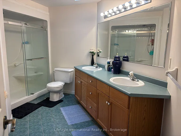41 Camm Cres — Photo 16
