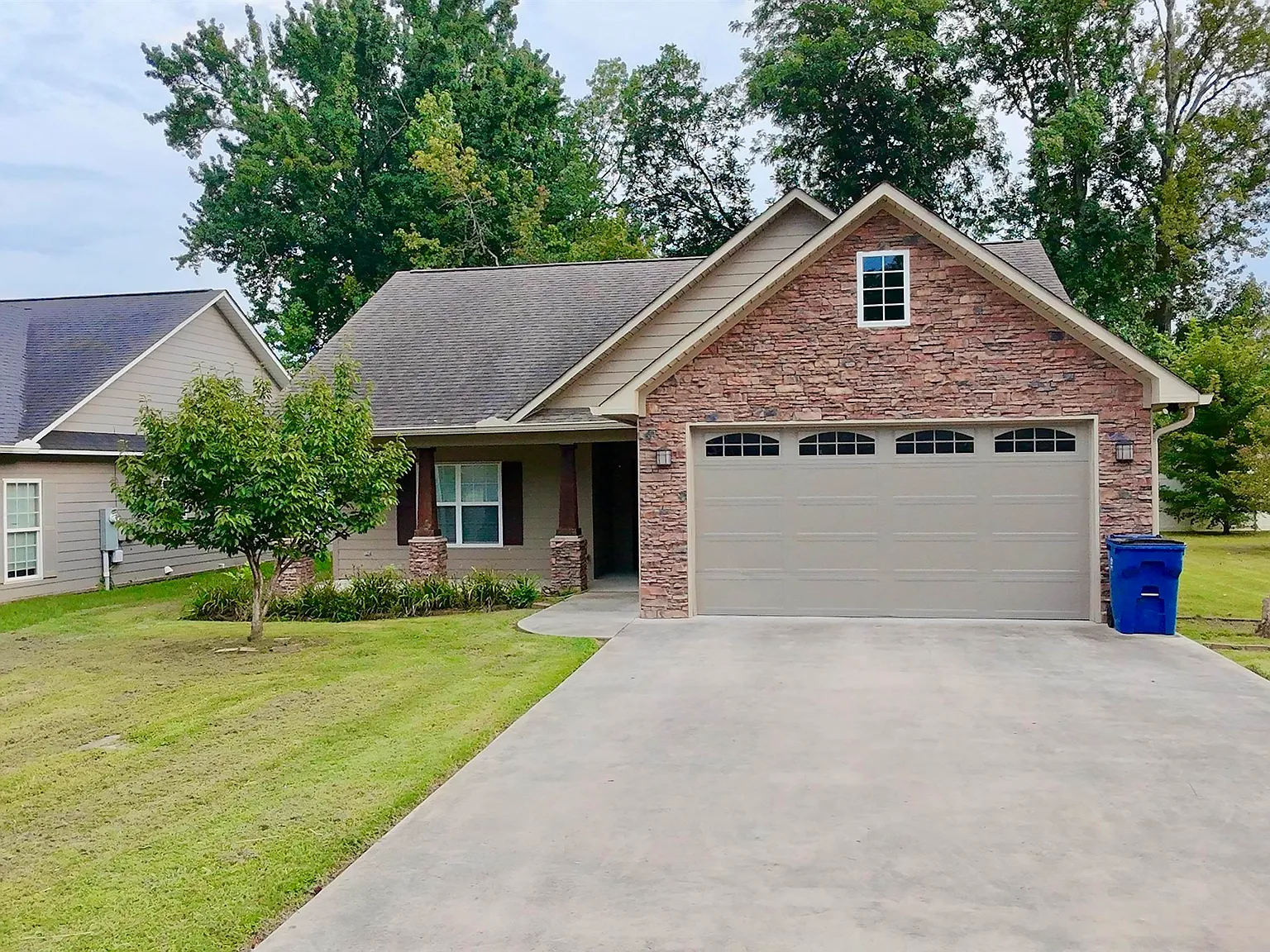 3 bed, 2.0 bath, 1775 sqft, $1,900 — Photo 3