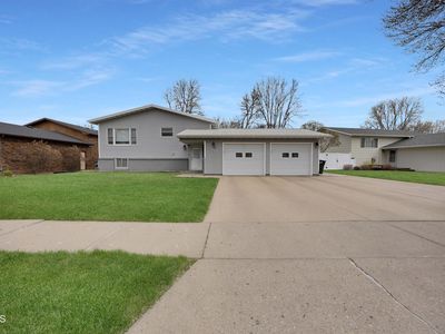 1627 Oakland Dr, Bismarck, ND, 58504