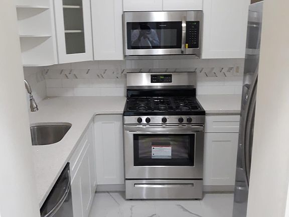 2nd image of 551 S 11th Ave APT 1