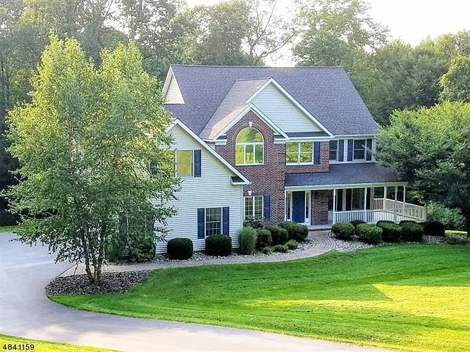 2nd image of 11 Berkshire Way