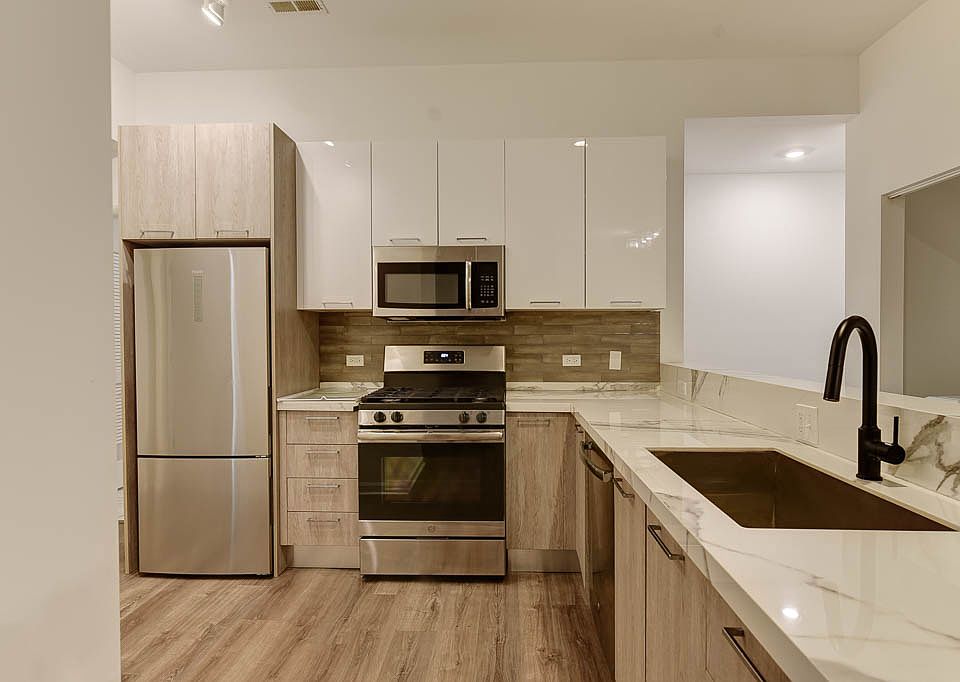 1st image of 31 E 26th St #304