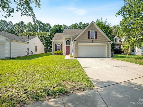 3rd image of 10514 Glory Meadow Ct