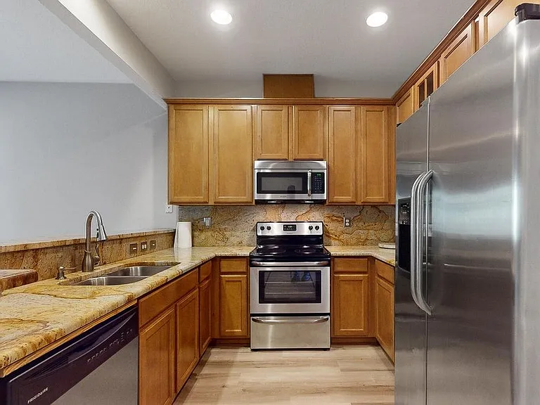 5881 Moonstone Ct — Photo 24