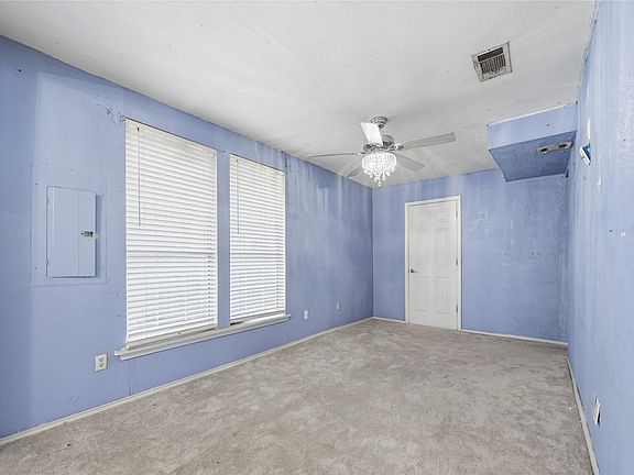 5th image of 414 Thomas St