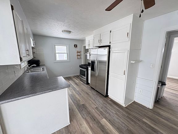 3rd image of 1123 Dorroll St NE