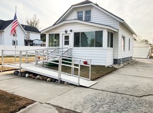 271 Mill St, Algoma, WI 54201