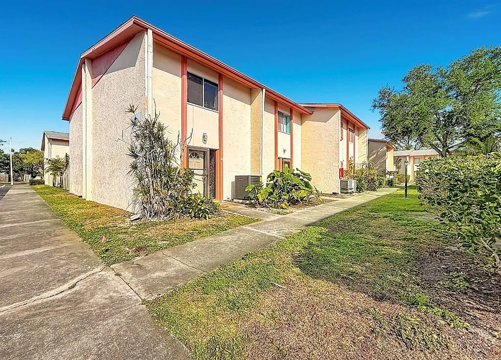 Building Photo - 1655 58th Ter S #3