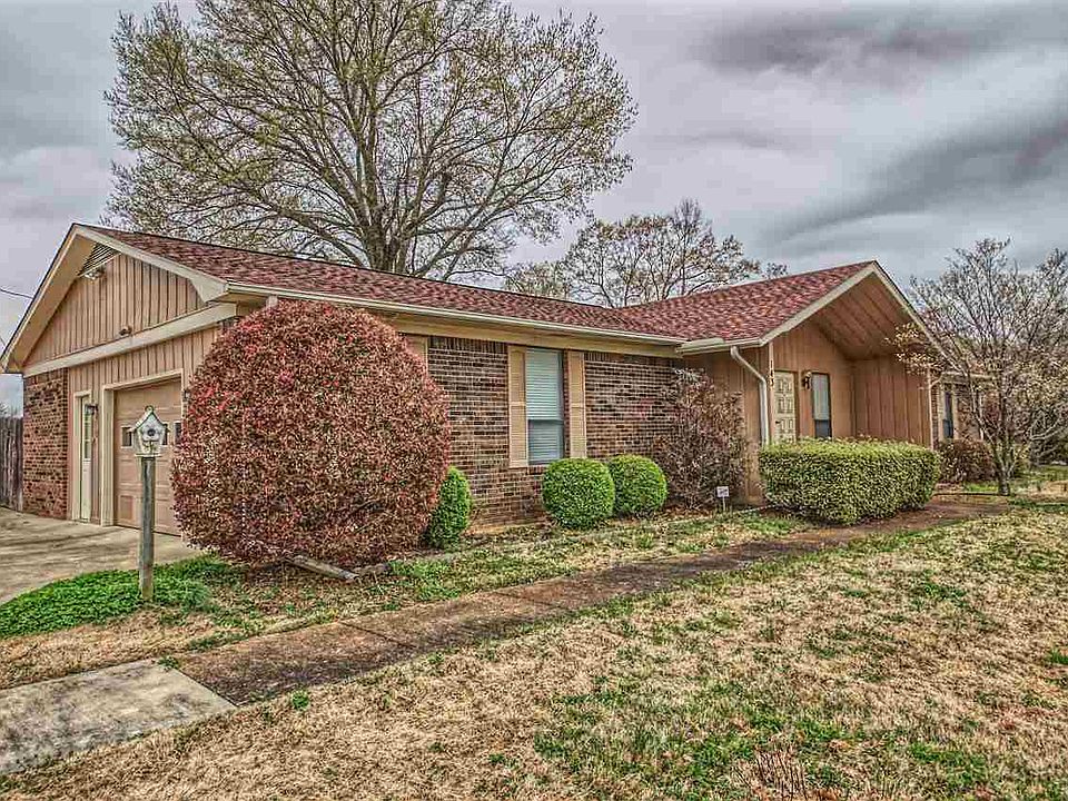 1st image of 143 Hillcrest Dr