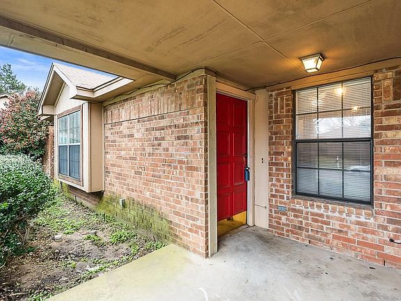 2nd image of 10216 Hillhouse Ln