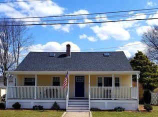 5 Fairview Ter, Woburn, MA 01801