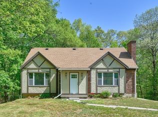 32 Clara Barton Rd, Oxford, MA 01540