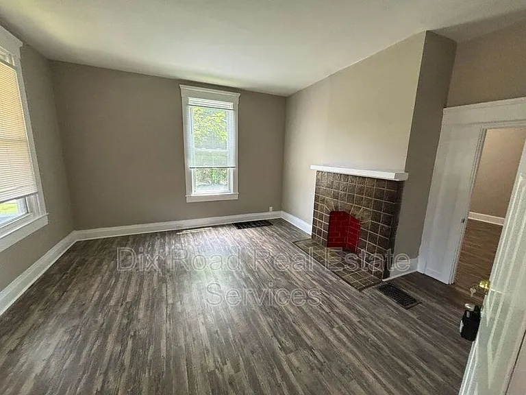 545 Rockdale Ave #1 — Photo 4