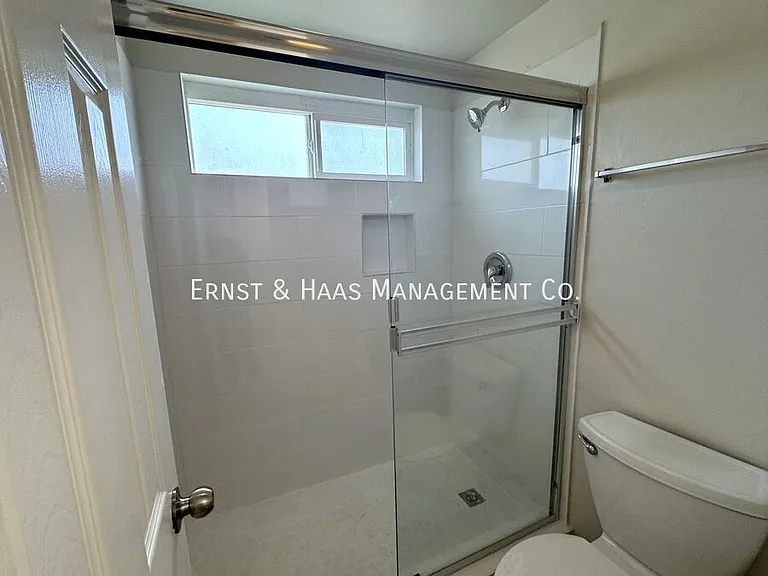 840 Walnut Ave #D — Photo 13