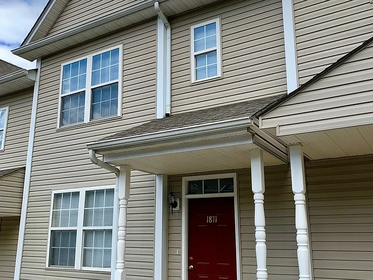 1811 Webland Ter — Photo 1