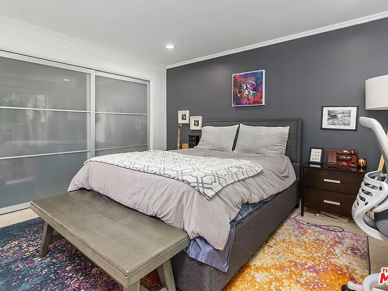 12801 Moorpark St #206 — Photo 14