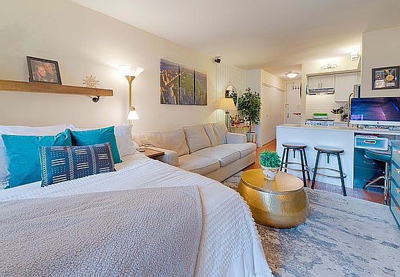 3rd image of 130 W 79th St APT 2B
