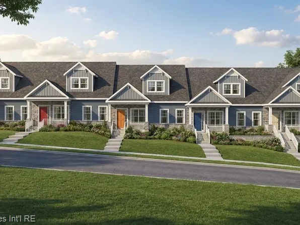 2 Angara Dr, Rochester Hills, MI 48309