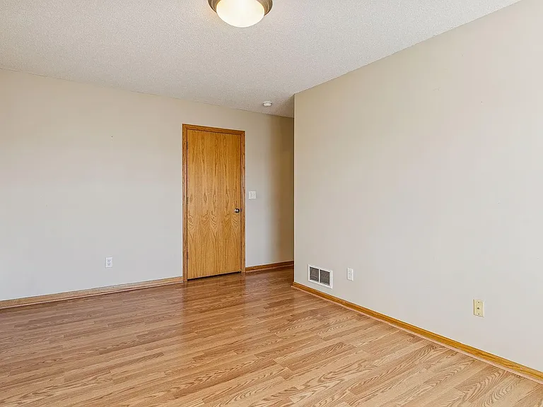 2533 Cobble Hill Ct #F — Photo 10