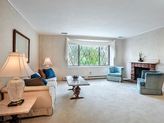 5th image of 10 Royal Lake Dr APT 4