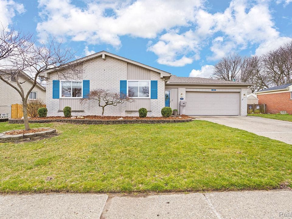 1st image of 38261 Lyndon St