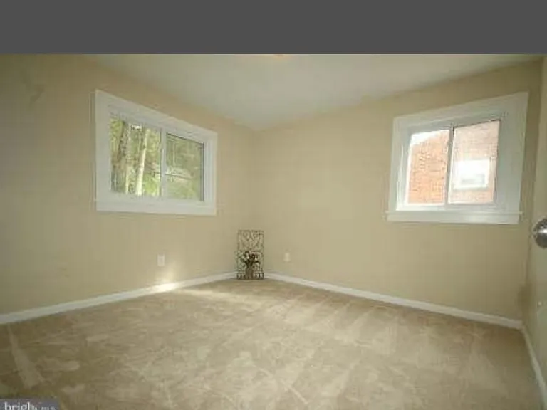 16003 Carroll Ave — Photo 3