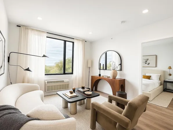 499 Communipaw Avenue image 4 of 10