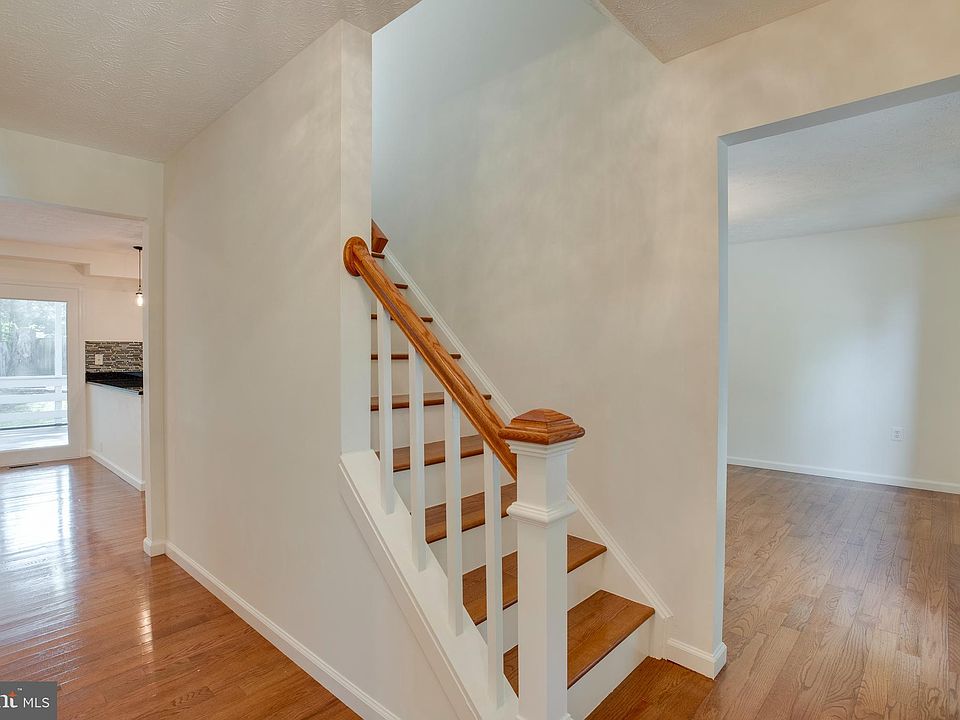 1326 Grant St, Herndon, VA 20170 | Zillow