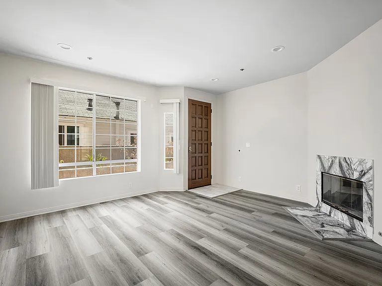 318 N Kenwood St #105 — Photo 6