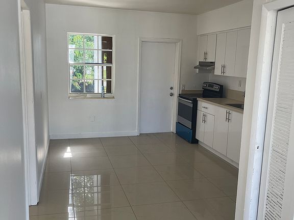 5th image of 3510 NW 11th Ave #3510