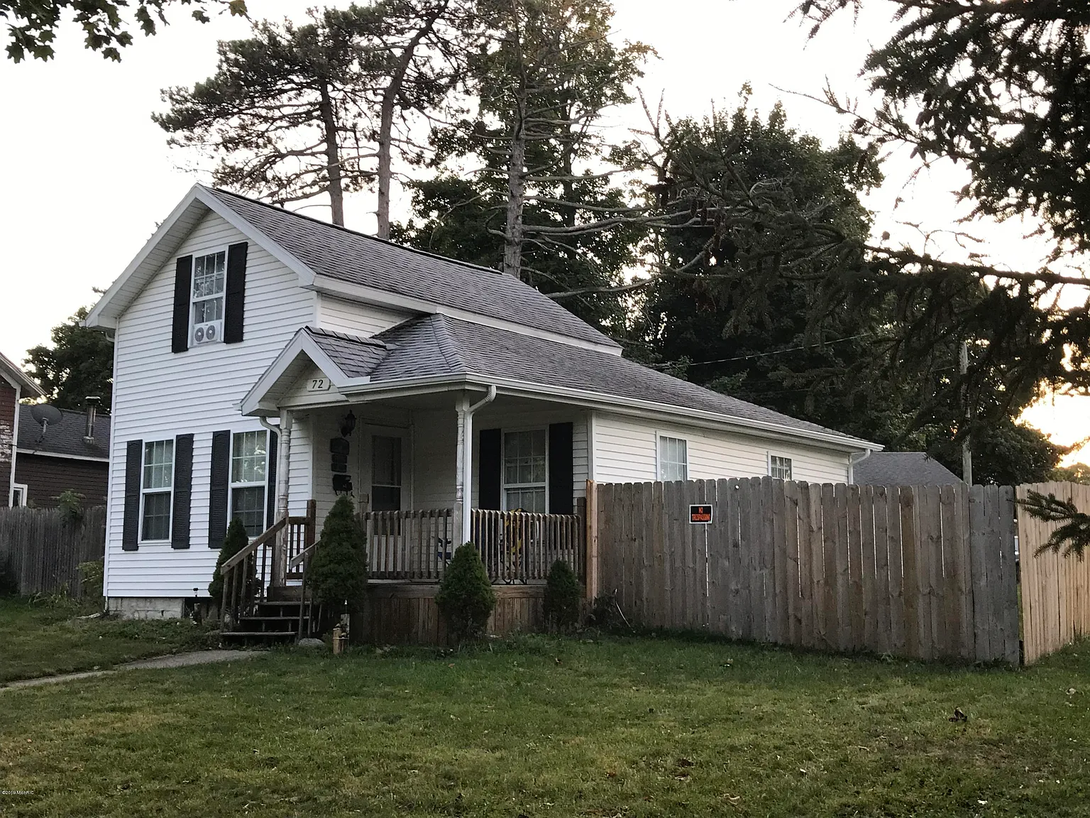 72 Budlong St photo 1