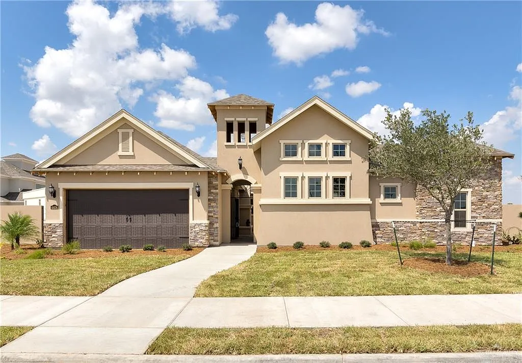 5 bed, 5.0 bath, 2730 sqft, $3,300 — Photo 1