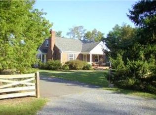 6009 Brookview Dr, Alexandria, VA 22310