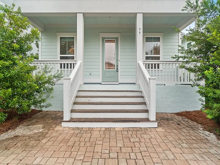 99 Grande Pointe Cir — Photo 2