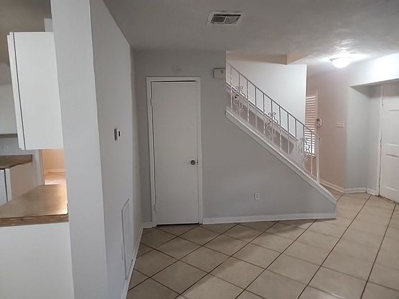 3rd image of 331 Skywood Dr