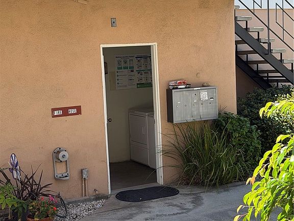 5th image of 224 Lomita St
