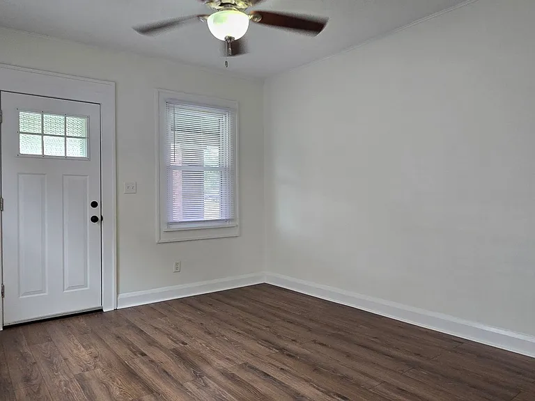 2746 Shelby St — Photo 5