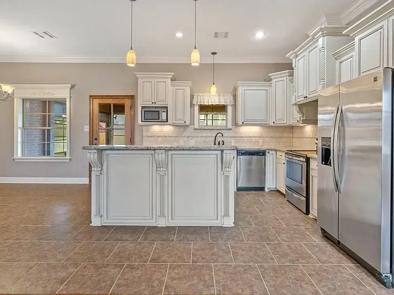 2750 Ithaca Dr — Photo 5