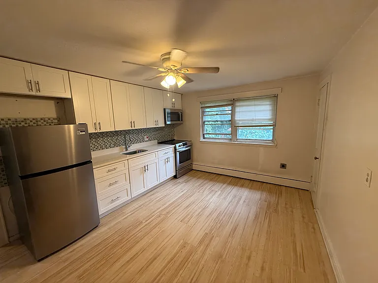 45 Aldrich Rd #B — Photo 2
