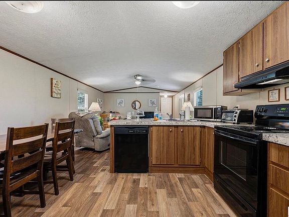 4th image of 210 Fairview Ln